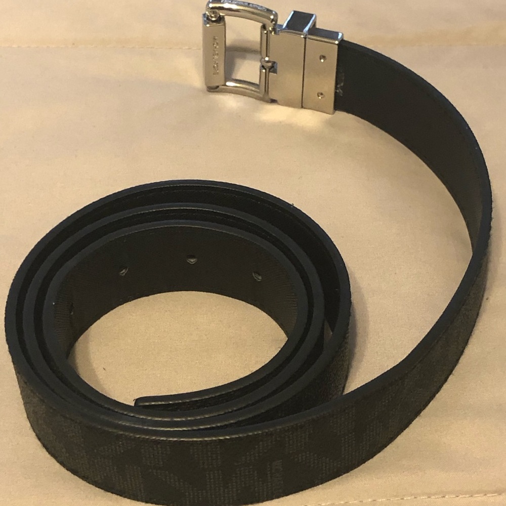 $85 Michael Kors Monogram Logo Adj Belt/SZ36-42